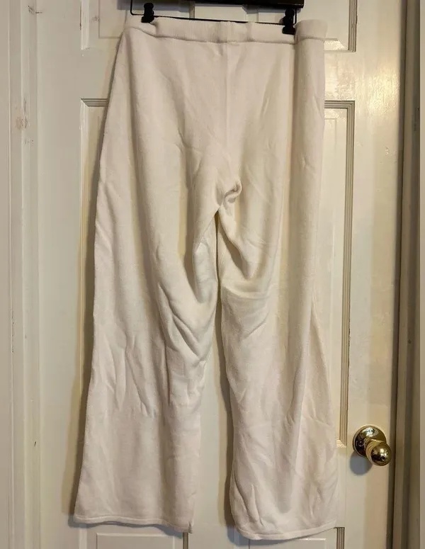 Cream White Wide Leg Sweatpants Size Medium - Image 3