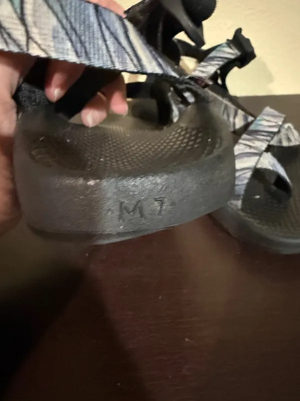 Chacos Z2 Sandals with Blue and Gray Patterned Straps Size M 7 - Image 4