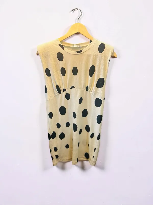 Zara Trafaluc beige sleeveless dress black polka dots and shoulder pads - Image 2