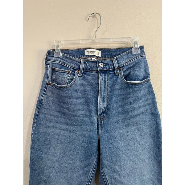 Abercrombie Curve Love Ultra High Rise Ankle Straight Jeans Size 26/2‎ - Image 3
