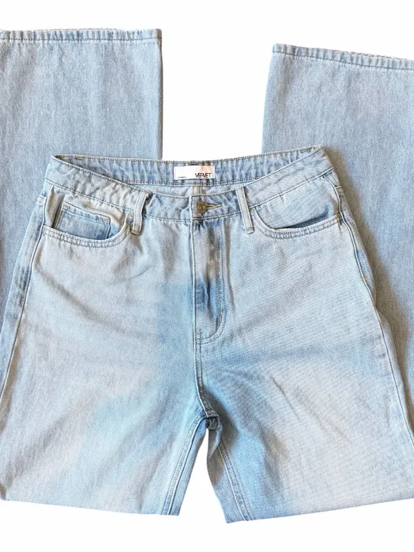 Vervet Straight Leg Jeans Women’s 29x32 High Rise Distressed Lightwash Denim - Image 3
