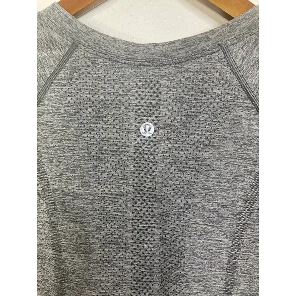 Lululemon Swiftly Tech Short Sleeve 2.0 Grey Heathered Running Shirt Size 8 - Image 3