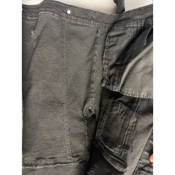 1511 Inc. Women's Distressed Size Medium Black Denim Trucker Pockets‎ - Image 5