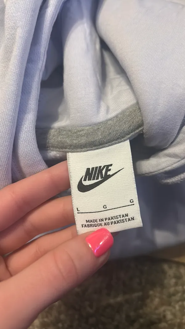 Nike Men’s Hoodie - Image 3