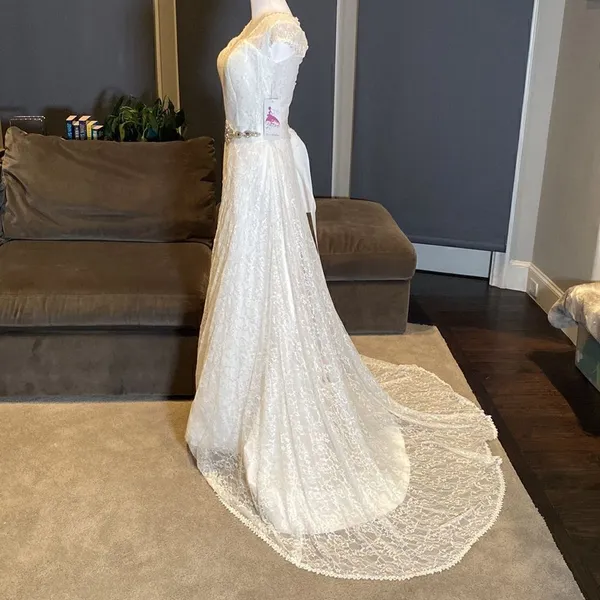 Women’s Wedding Dress V-Neck A-Line Cap Sleeve Lace over Satin Ivory Size 2 NWT - Image 4