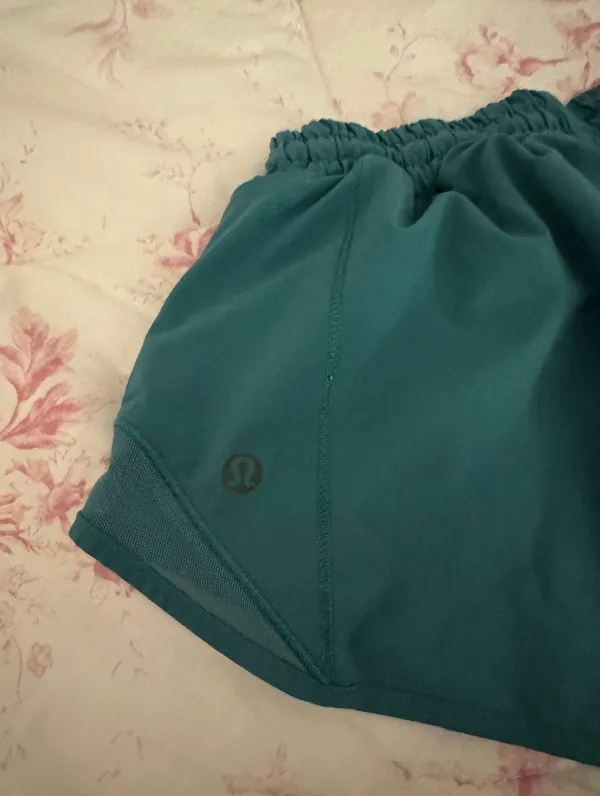 Lululemon Hotty Hot Short 2.5” - Image 2