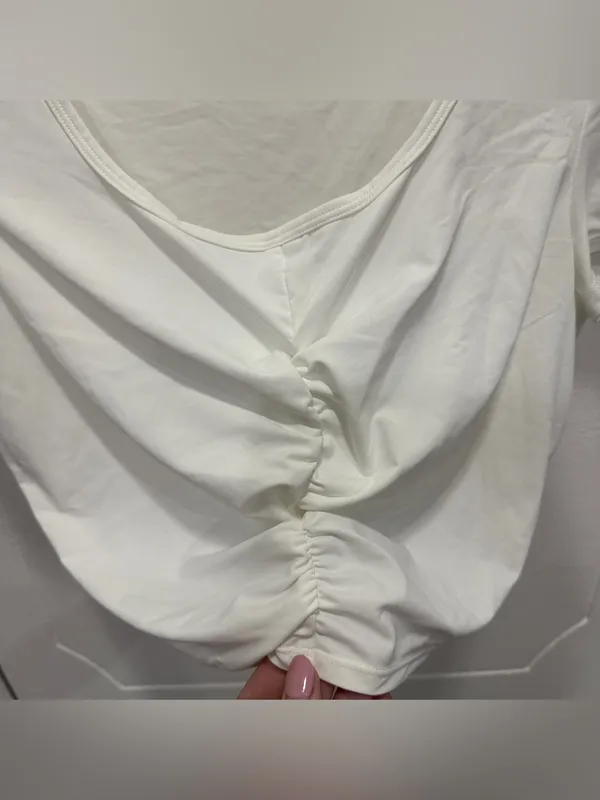 NWOT Halara White Square Neck Short Sleeve Ruched Cropped Top - Image 5