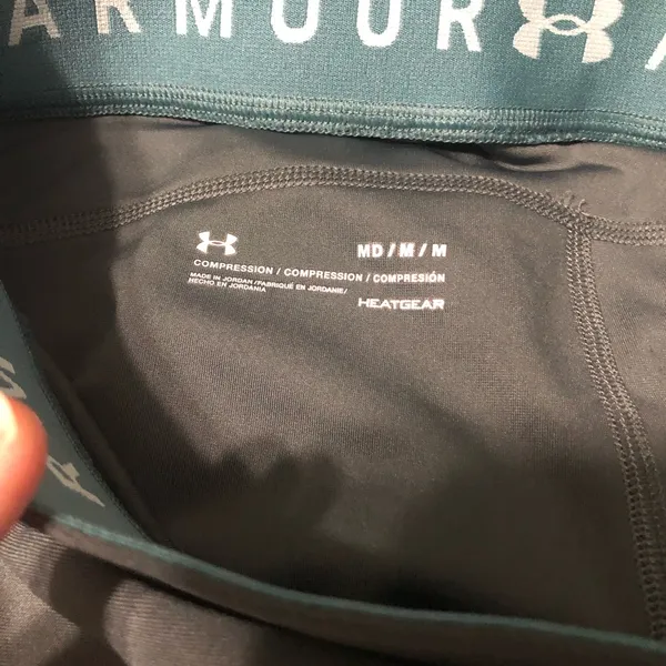 Under Armour grey teal compression cropped leggings size‎ medium activewear - Image 8
