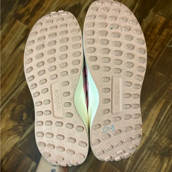 Adidas Women's Pink and Cream Sneakers - Image 9