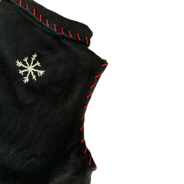 Vintage Holiday Winter Christmas Themed Knit Black Vest 🔥 - Image 3