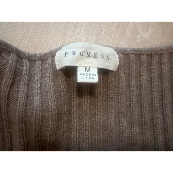 Prómesa Women’s Criss Cross Ribbed Cropped Sweater Brown Size Medium Long Sleeve - Image 6