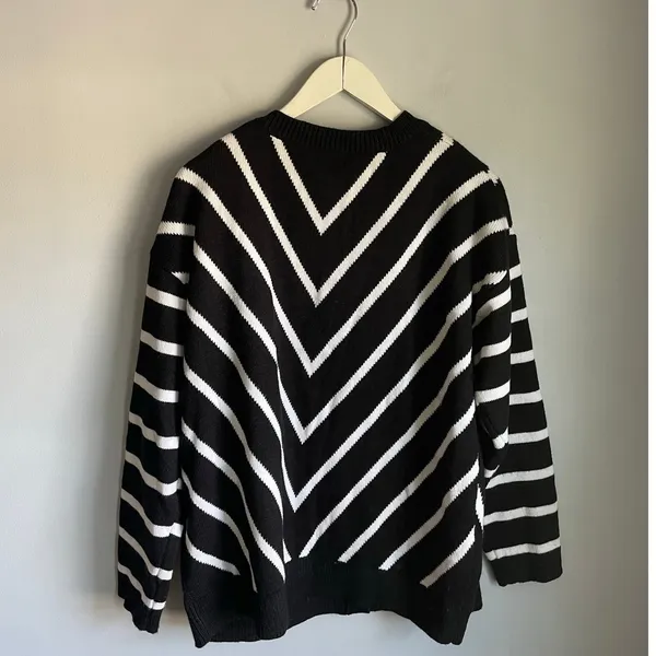 Oversized Black White Chevron Stripe V Neck Button Cardigan Size XL Cozy Office - Image 4