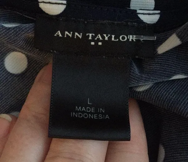 Ann Taylor Stretchy polka dot top - Image 4