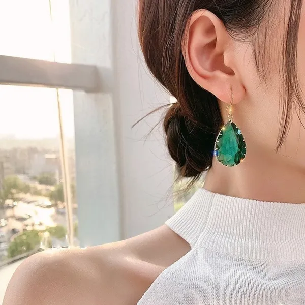 Women's Green Crystal Teardrop Drop Dangle Earrings - Image 4