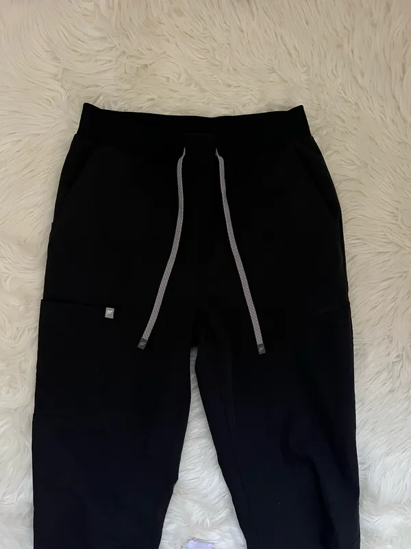 Fabletics Women’s Black Scrub Jogger Pants Size Medium  - Image 4