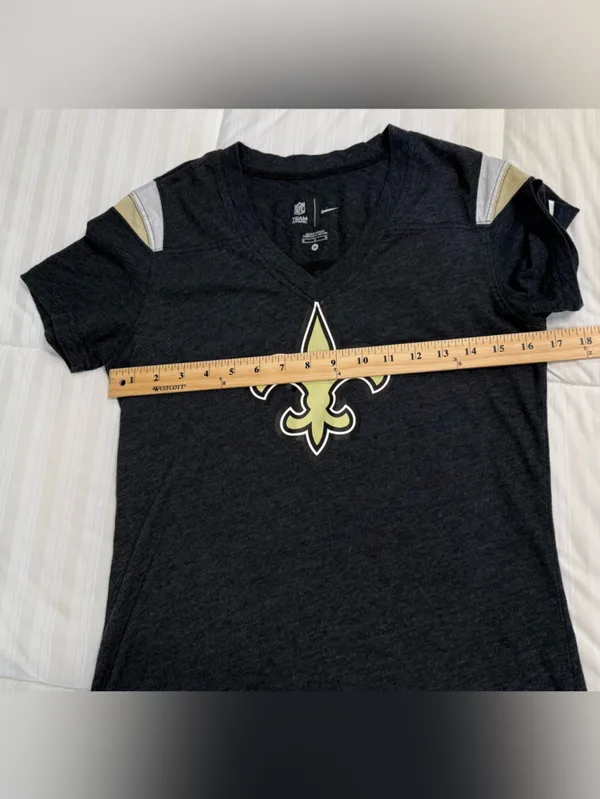 Nike Women's Black & Gold New Orleans Saints Fleur-de-Lis V-Neck Tee - Image 4