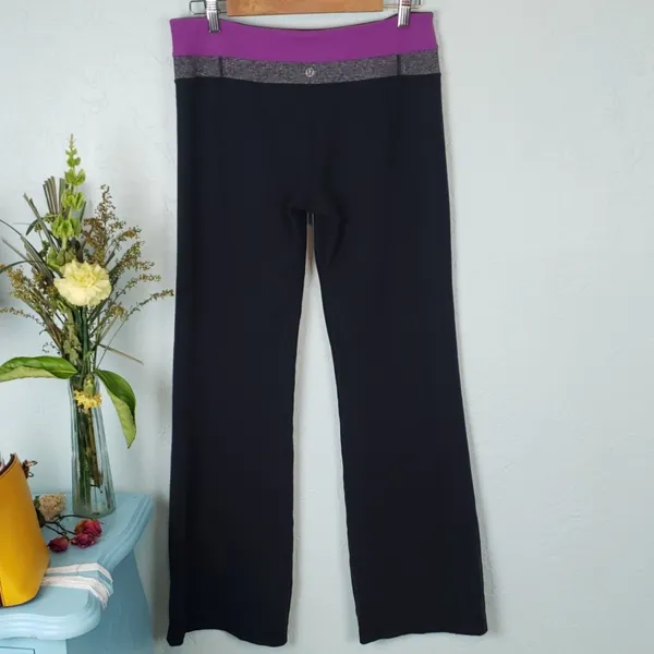 Lululemon black Reversable flare Groove pant OG’s excellent condition! - Image 2