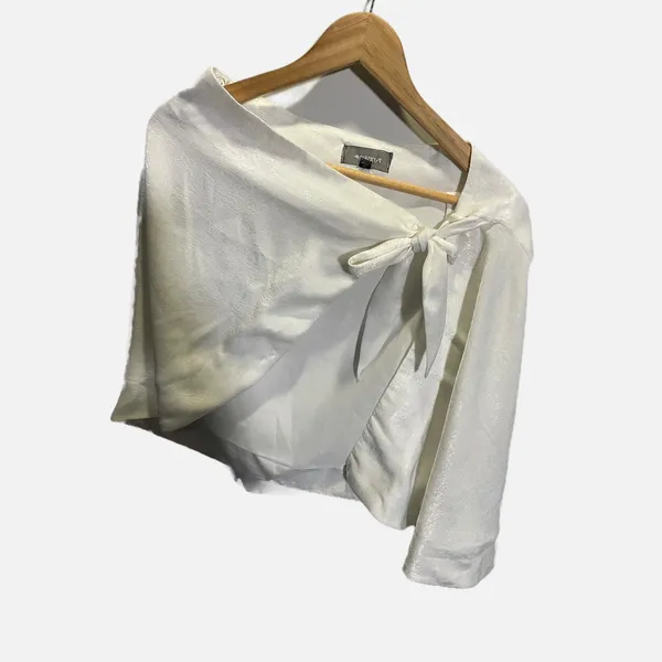4SI3NNA White Shimmer Wrap Mini Skirt with Side Tie Detail Womens Size‎ Medium - Image 2