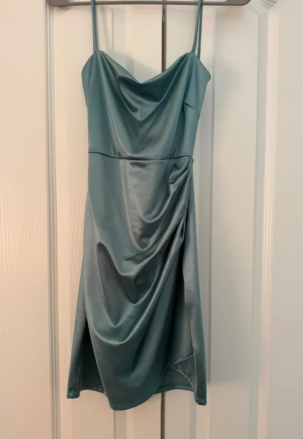 Windsor Dress Homecoming - Image 2