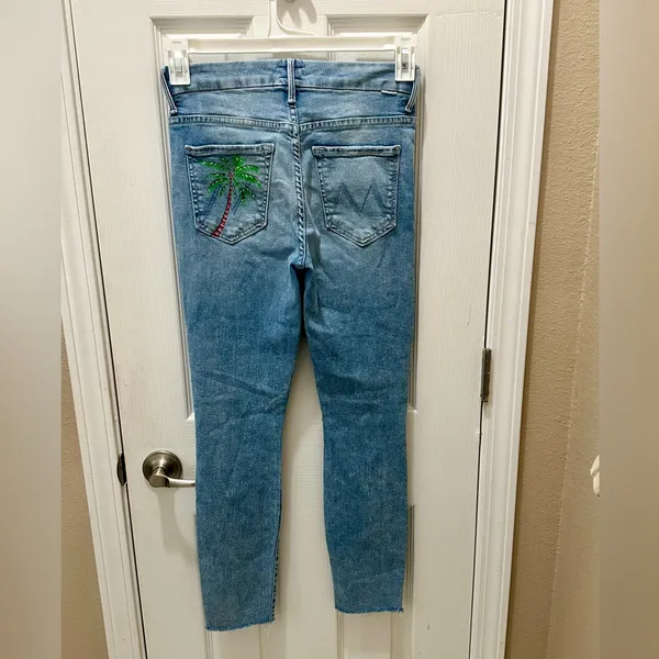 MOTHER High waisted Looker ankle fray jeans size 26 - Image 13