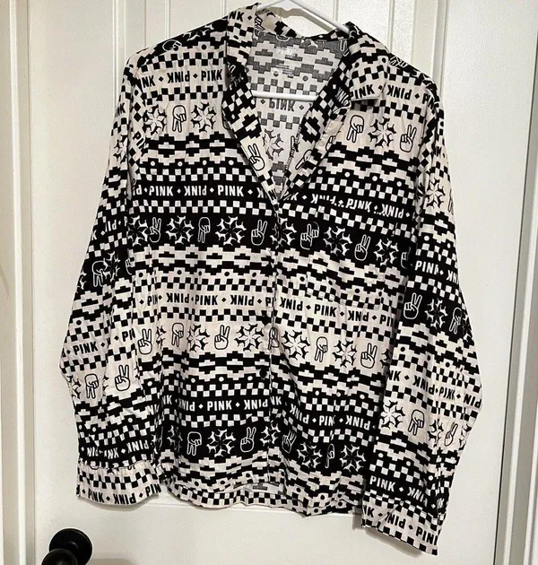 Victorias Secret Pink Womens Pajama Top Medium Black White Peace Sign Motif NWOT - Image 2
