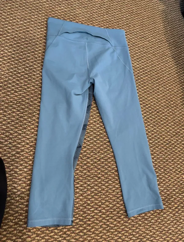 Under Armour Size M Womens Gray Stretch Pull On Athletic Cropped Leggings - Image 2