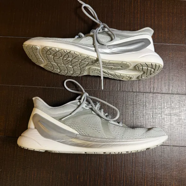 Lululemon Blissfeel Running Shoes Womens Light Grey Silver Athletic Sneakers 9 - Image 5