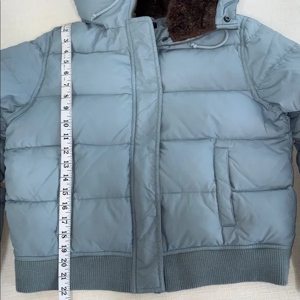 American Eagle Outfitters Blue Puffer Jacket with Brown Fur Lining - Image 4