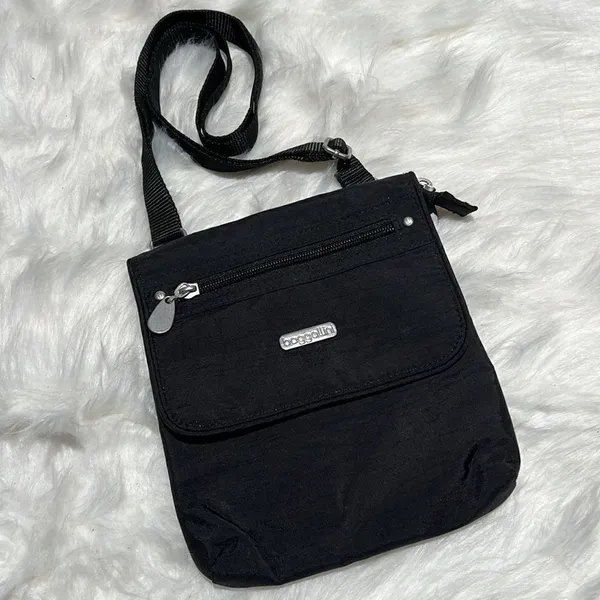 Baggallini Black Small Crossbody Purse B90‎ - Image 2