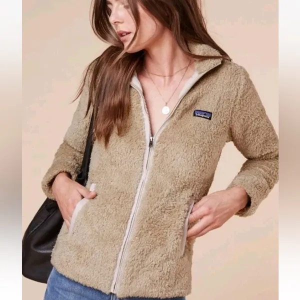 Patagonia Women's Cozy Cream Teddy Jacket - Image 2