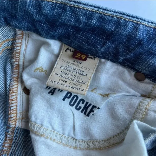 7 For All Mankind • A Pocket Distressed Hem Bermuda Shorts - Image 4