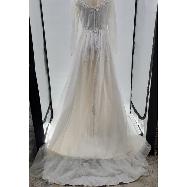 Vintage Wedding Dress White Floral Applique Boho Bridal Gown Union Made - Image 5