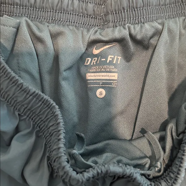 Nike drifit shorts - Image 3