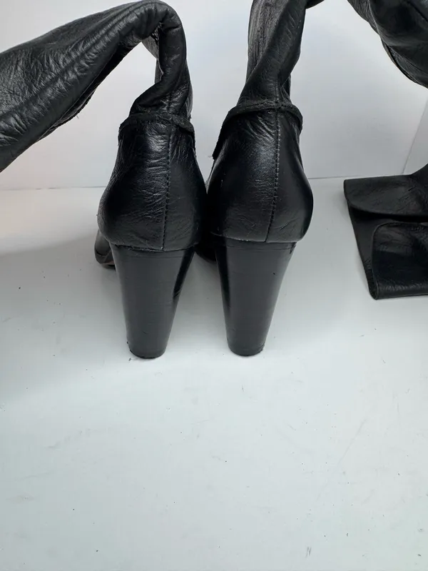 Modern Vintage Black Leather Boots Womens Size EU36.5 - Image 3