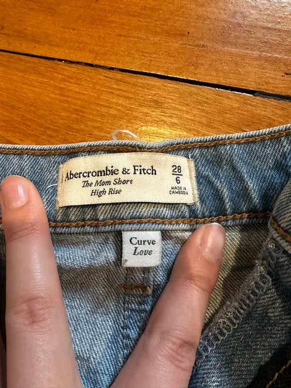 Abercrombie Mom High-Rise Shorts - Image 3