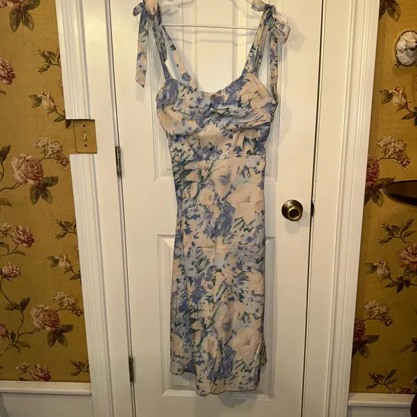 Light Yellow and Blue Floral Sundress with Tie Straps - Image 6
