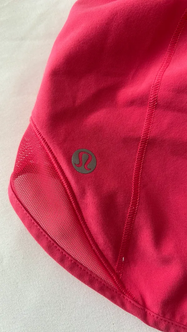 Lululemon Hotty Hot 2.5" Low-Rise Shorts lipgloss pink size 6 - Image 4