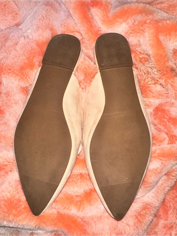 Faux Suede Pointe Toe Mule Chunky Tonal Chain Tan Size 7.5 - Image 4