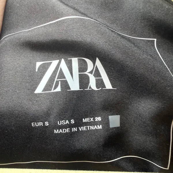 Zara Womens Faux Leather Puffer Vest Black Zip‎ Up Sleeveless Jacket Small - Image 3