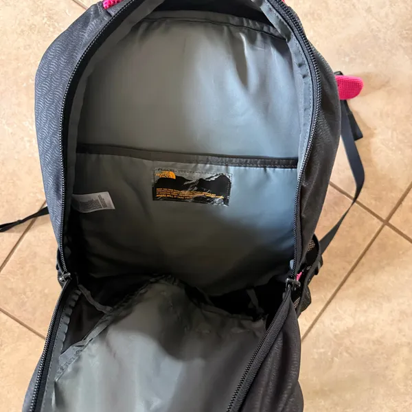 The North Face Padded Laptop Flexvent Vault Backpack Black/Pink - Image 7
