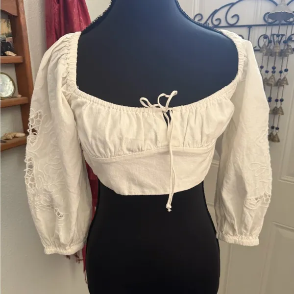 Zara Embroidered Puff Sleeve Lace Back Crop Peasant Boho Top Size XS - Image 2