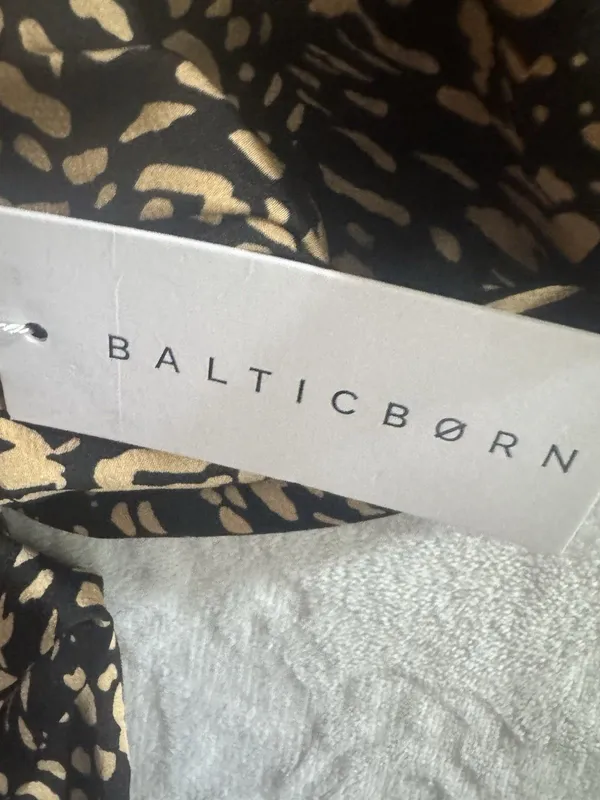 BALTIC BORN Morlana Maxi Dress | Black + Tan Print SIZE S - Image 9