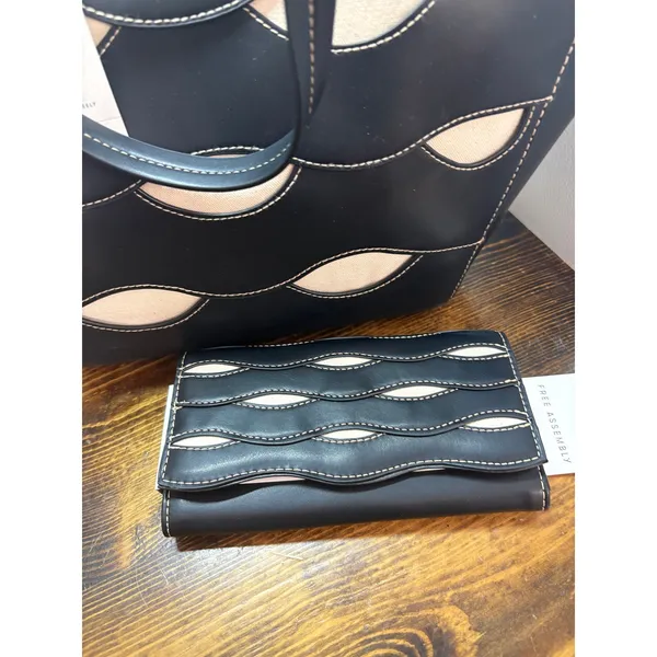 Free Assembly Black Tote And Matching‎ Wallet - Image 4