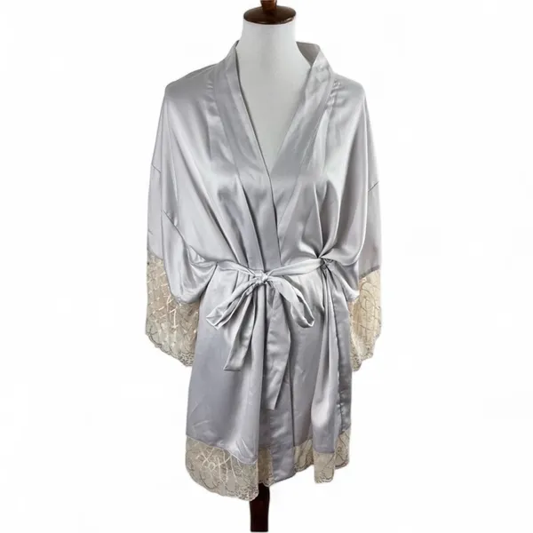 Flora Nikrooz Silver Satin Lace Trim Kimono Robe XL Loungewear Bridal - Image 2
