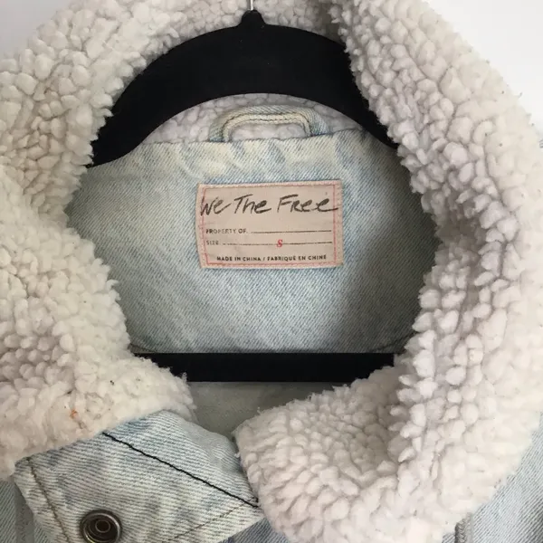 We The‎ Free People Ariel Cozy Denim Bomber Jacket S Light Blue Barn Coat - Image 2