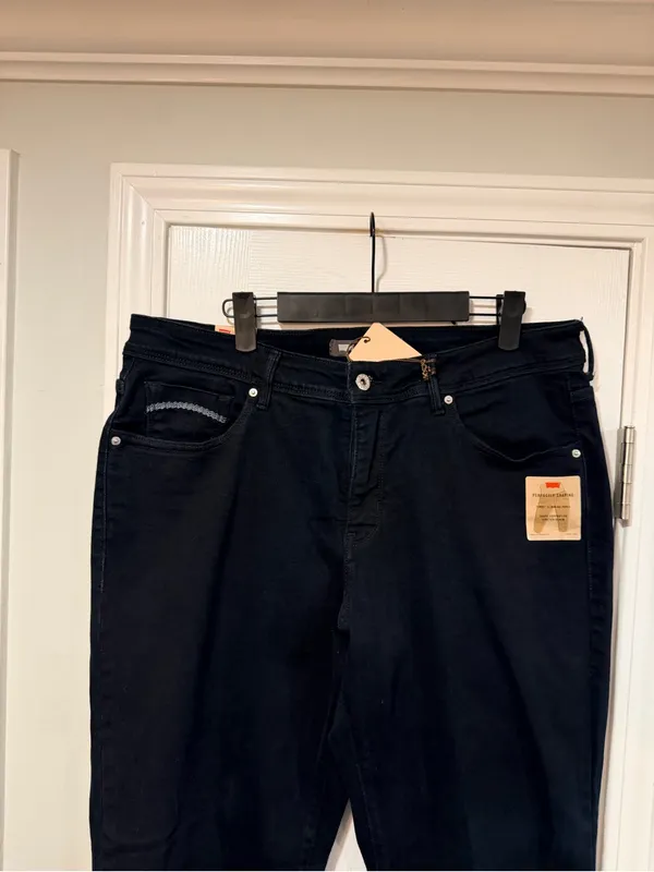 NWT Levi’s 512 Size 18W Short 512 Perfectly Shaping Bootcut Stretch Jeans Black - Image 5