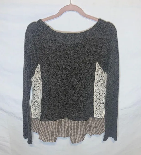 Hem and Thread Soft Lace and Plaid Blouse - Image 3