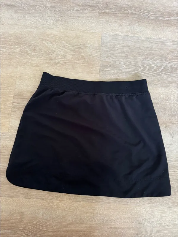 32 Cool Black Skort Size M - Image 3