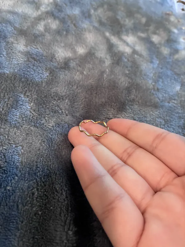 Classic Gold Simple Dainty Squiggle Wave Ring Band, size 6-6.5 - Image 3