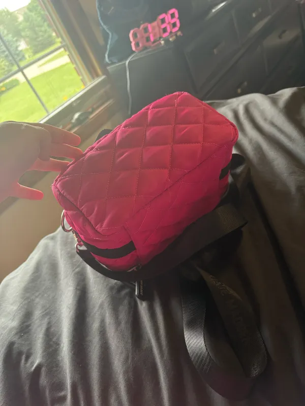 STEVE MADDEN Pink Quilted Crossbody Lunch Bag - Image 2
